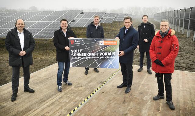 "Volle Sonnenkraft voraus" lautet das heutige Motto bei der Inbetriebnahme von Österreichs größter Photovoltaikanlage in der Donaustadt.