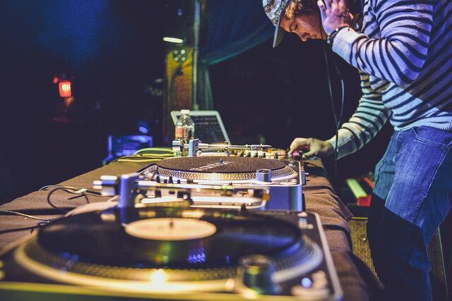 Keine DJs, kein Tanz, kein Ausgehen bis in die Morgenstunden: Die Nachgastro ist in Ruhezustand.