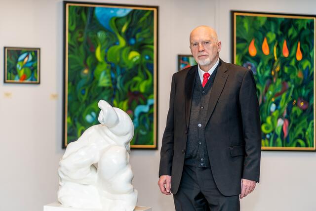 Gotthard Fellerer stellt in der Kunsthalle Leoben seine Werke aus. | Foto: Klaus Pressberger