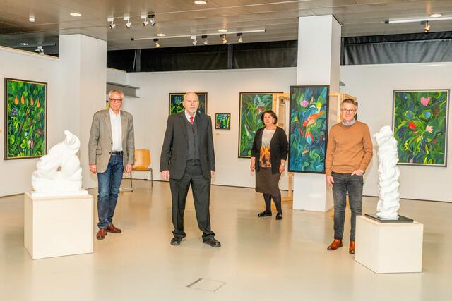 Gotthard Fellerer (2.v.li.) mit Wolfgang Domian (Kunstforum Leoben), Museumsleiterin Susanne Leitner-Böchzelt und Kulturmanager Gerhard Samberger (v.l.). | Foto: Klaus Pressberger