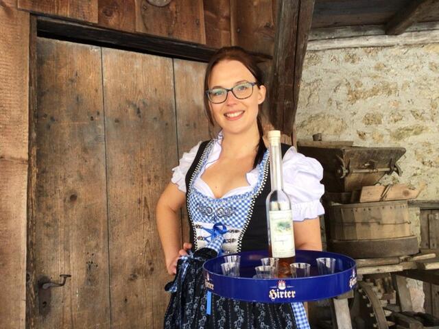 Katrin Grünewald freut sich schon auf die Eröffnung am 14. April.  | Foto: KK