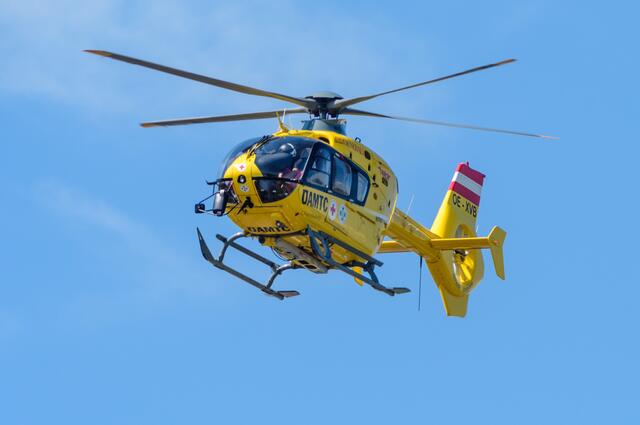 Die Verletzte wurde mittels Hubschrauber ins LKH geflogen.