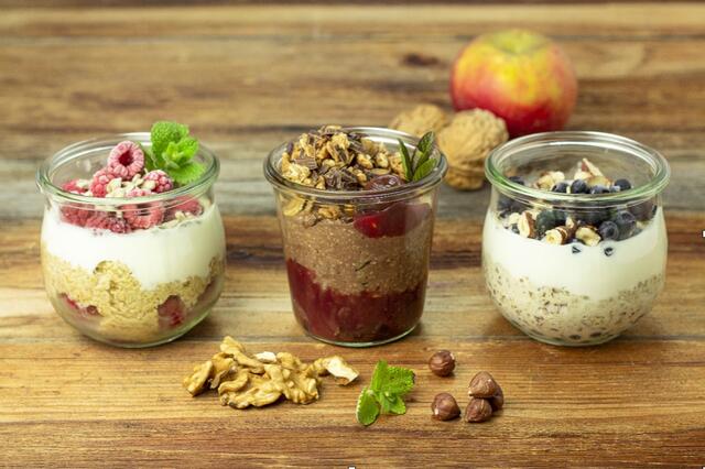 Porridge, Habermus, Overnight Oats – gesunde Senkrechtstarter am Frühstückstisch