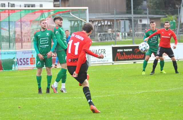 Es wird noch dauern, bis auf heimischen Fußballplätzen wieder um Punkte gekämpft wird. | Foto: Kogler