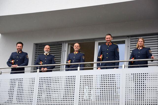 Team im BPK Völkermarkt (v.l.): Bezirksinspektor Günther Kazianka (Leiter Präventionsbüro), Chefinspektor Rudolf Stiff (Kriminalreferent), Bezirkspolizeikommandant Oberstleutnant Klaus Innerwinkler), Hauptmann Gerhard Raffer (Einsatz- und Verkehrsreferent), Bezirksinspektorin Cornelia Petschnig (Führungsunterstützung)
