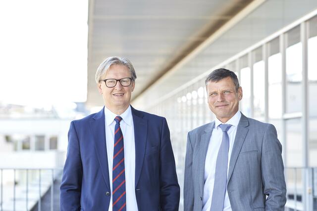 Der Volksbank Oberösterreich AG-Vorstand: Andreas Pirkelbauer und Richard Ecker – das Foto entstand vor Corona. | Foto: Volksbank OÖ/Mario Riener