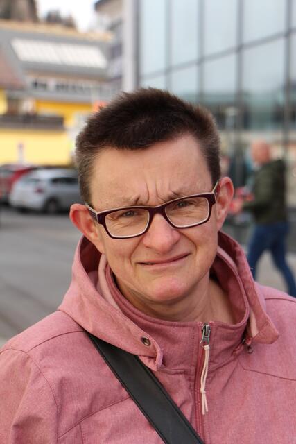 Iris aus Tamsweg: 
"Nein, weil es unfair ist den anderen gegenüber."