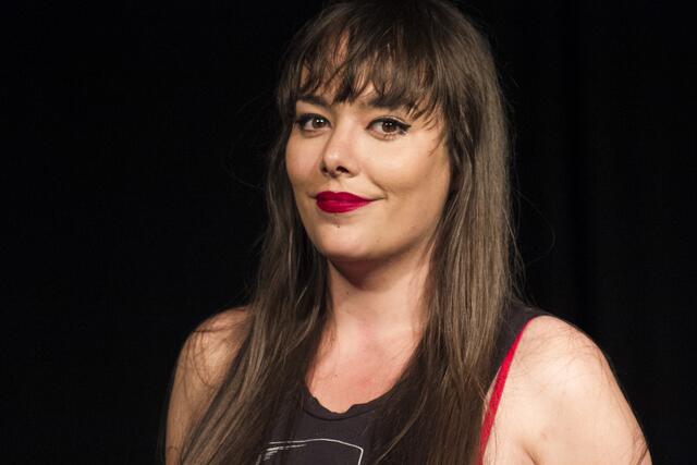 Die Rapperin und Poetry-Slammerin Yasmo im Gespräch mit den Bezirksblättern. | Foto: Samira Frauwallner