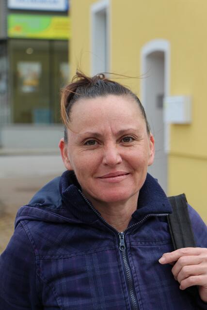 Zlatka aus Tamsweg:
"Solange es die Situation verlangt, muss man die Maßnahmen mittragen, ob geimpft oder nicht. Deshalb halte ich nichts von Bevorzugung."