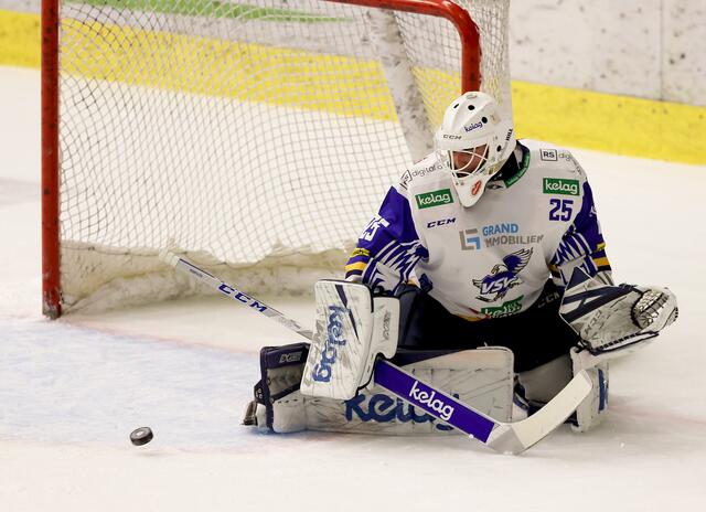 Ali Schmidt wuchs in Dornbirn über sich hinaus. Er kam erst während des Spiels für Sedlacek. Hielt den entscheidenden Penalty!