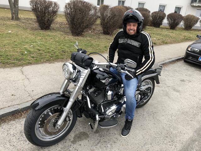 Marco Sodomka auf seiner Harley.