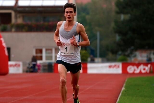 Profi-Läufer Valentin Pfeil möchte am 21. März in Dresden seinen letzten Versuch auf das Olympia-Limit von 2:11,30 Stunden starten. | Foto: Klaus Mader