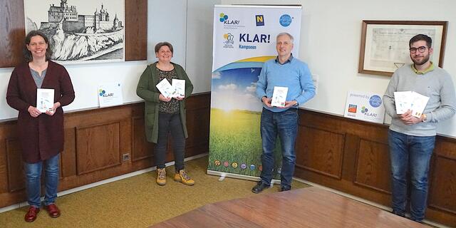 Viktoria Grünstäudl, Nina Hubaczek, Regionsobmann Bgm. Gerhard Wandl, Alexander Wimmer (Region Südliches Weinviertel) | Foto: privat
