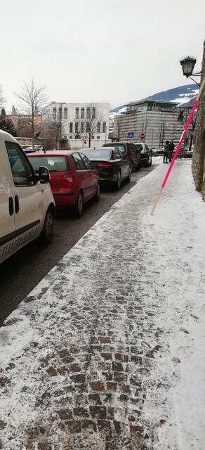 Parkende Autos in der Ladezone? Laut Heiss wird das Parken dort schamlos ausgenutzt.