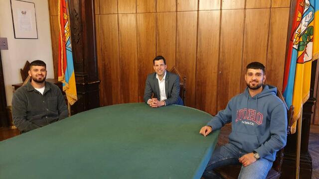 Ramin Joriz, Gmundens Bürgermeister Stefan Krapf, Ramtin Joriz.