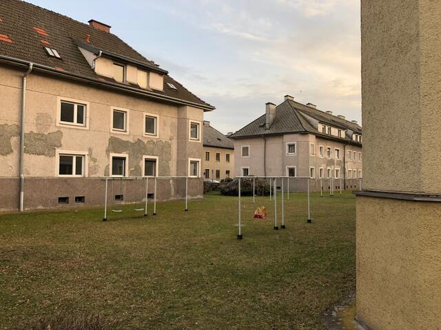 In manchen Häusern ist überhaupt nur mehr eine Partei verblieben. | Foto: BRS/Diabl