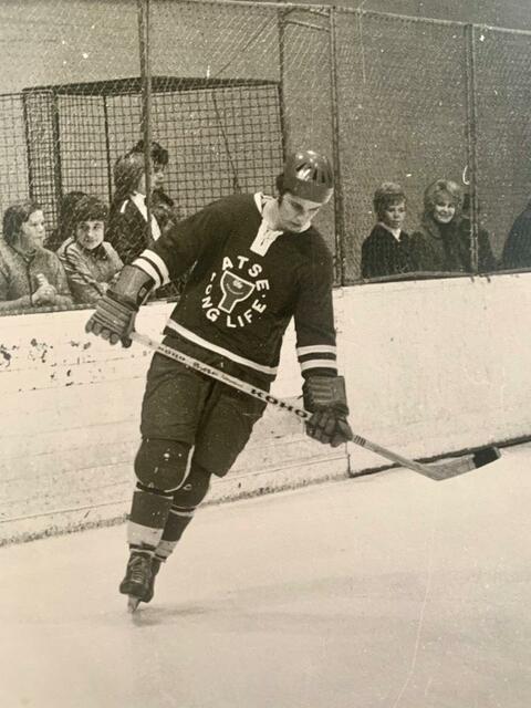 Olympia- und WM-Teilnehmer im Eishockey: Franz Voves | Foto: Privat