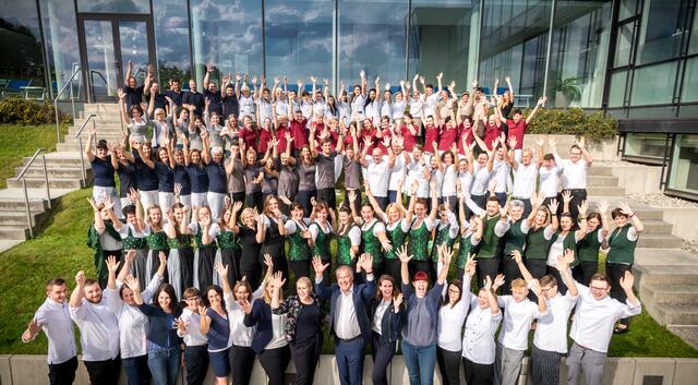 Astrid Feiertag und Karin Sereinigg sind zwei der Powerfrauen im Team von Hotel &amp; Therme NOVA. | Foto: NOVA
