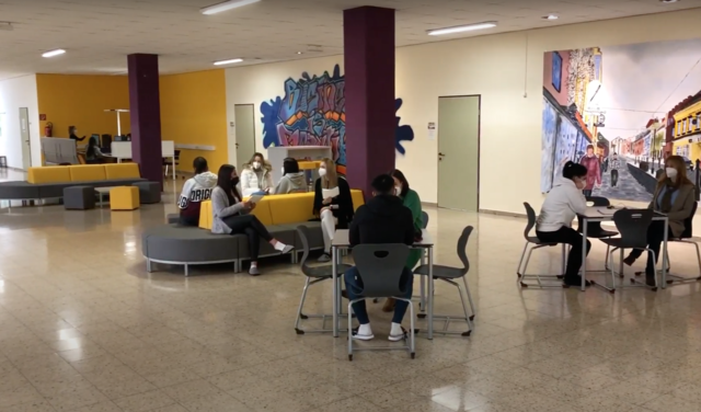 Die HAK Mürzzuschlag ist eine innovative Wirtschaftsschule, die ihre Schüler und Schülerinnen auf sämtliche Herausforderungen der modernen Berufswelt vorbereitet. | Foto: WOCHE Mürztal