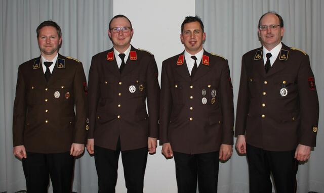 Das Kommando der FFW Kössen: von li. Rudolf Bellinger Schriftführer, Stellvertr. Anton Schlechter , Kommandant Andreas Paluc,  Kassier Alois Bellinger.