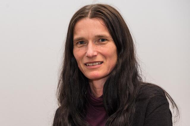 Doris Schwarz aus Oepping ist es wichtig, dass Menschen so lange wie möglich selbständig bleiben können und unterstützt dies.  | Foto: Alfred Hofer
