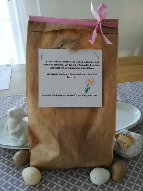 Gesunde Gemeinde Moosbach: Als liebevoll gestaltetes Ostergeschenk 2020 eine Mund-Nasen-Maske und ein Osterei für die Bevölkerung 65+. | Foto: Gesunde Gemeinde Moosbach