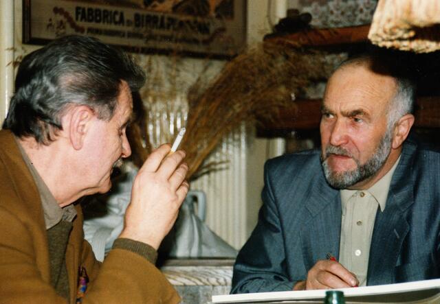 HC Artmann wird von Edi Sauerzopf gezeichnet. | Foto: Eduard Sauerzopf und  Peter Sattler