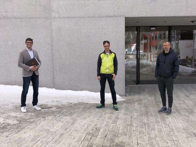 Der Austausch mit den politischen Amtsträgern vor Ort ist wichtig:  WB-BO Michael Gitterle, der Nauderer Bgm. Helmut Spöttl und WB-Ortsobmann Kurt Kleinhans (v.l.). | Foto: Wirtschaftsbund Landeck