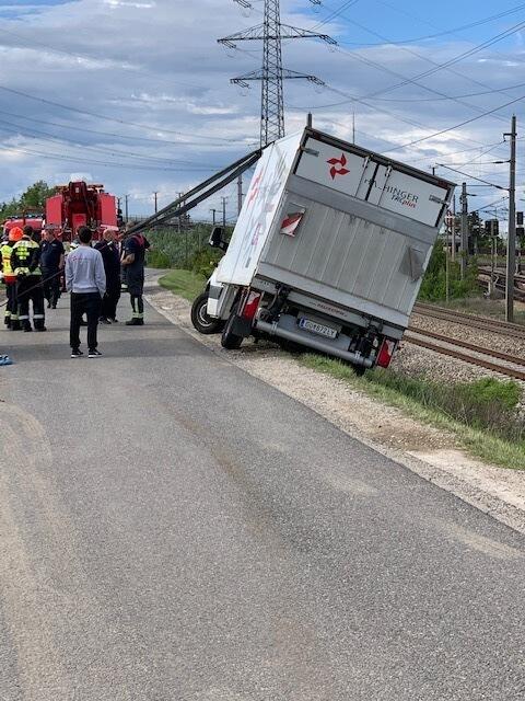 Die Unfälle auf der Straße "Am Verschiebebahnhof" häufen sich, so Helmut Freiler. | Foto: Helmut Freiler