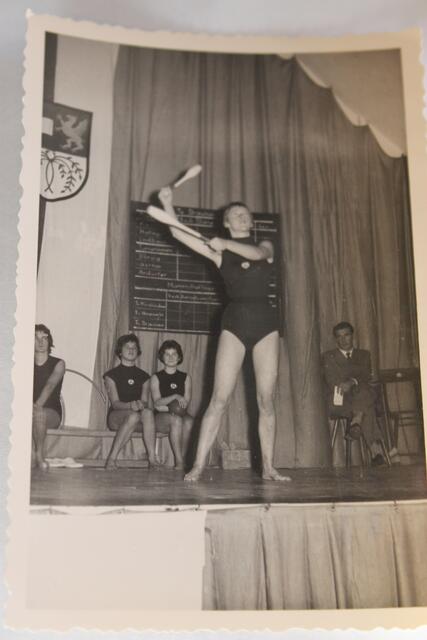 Seit ihrem neunten Lebensjahr ist Edith Lindlbauer im Turnverein Braunau.  | Foto: Lindlbauer
