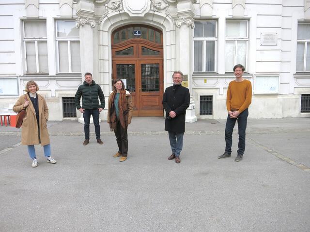 Die Agenda Josefstadt formierte sich neu. Nach dem offiziellen Amtsbesuch im Bezirksamt bei Bezirksvorsteher Martin Fabisch (Grüne) wird nun in das neue Jahr gestartet. | Foto: Agenda Josefstadt