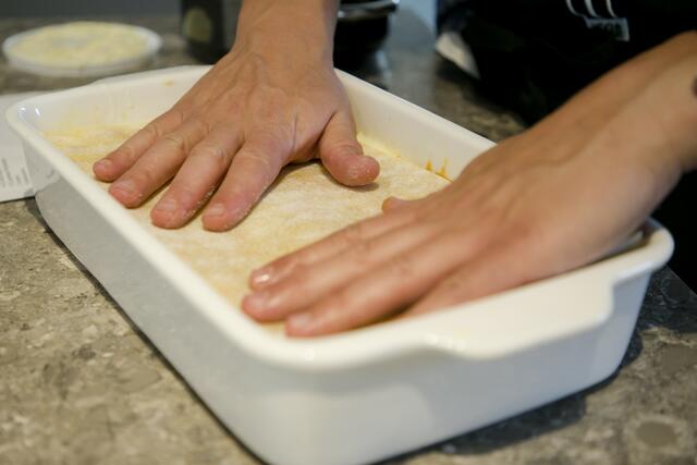 Zubereitungsschritte für die Lasagne | Foto: TARGET GROUP Verlag / Jan Hetfleisch