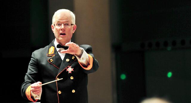 Kapellmeister Werner Mayr setzt im Lockdown auf virtuelle Proben und  auf einen Blog. | Foto: Hassl