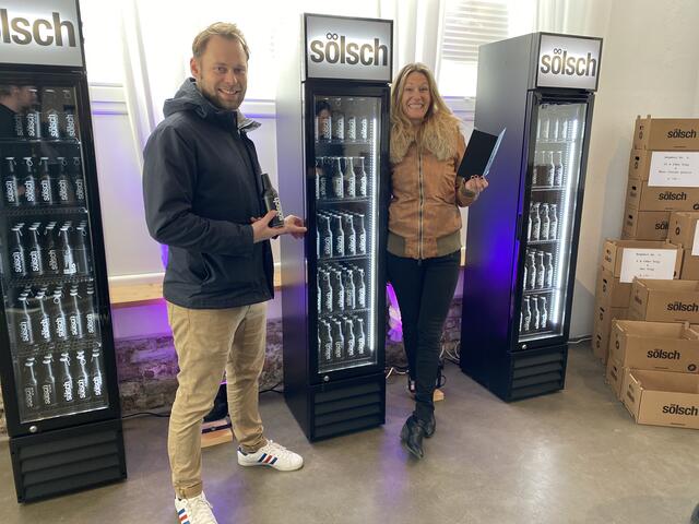 Emanuel Jahn, und seine Schwägerin Kathrin Vogler, beide Autohaus Dosenberger. | Foto: Privat