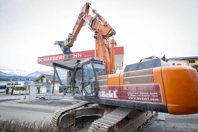 Die alte SchafbergBahn-Talstation beim Abriss. | Foto: Salzburg AG Tourismus