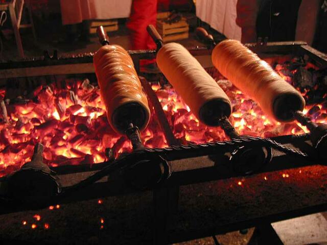 Kurtos kalacs, eine lokale Spezialität | Foto: Harald Luckerbauer