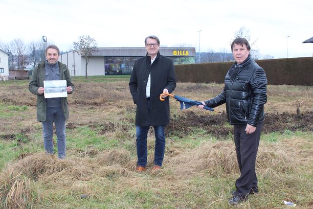 Neues Projekt in der Waldmüllergasse vor dem Start: Baumeister Christian Jandrisevits, OSG-Obm. Alfred Kollar und Gerald Guttmann (BPM) | Foto: OSG