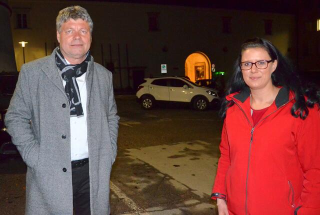 Gerhard Pirih mit Landesrätin Sara Schaar