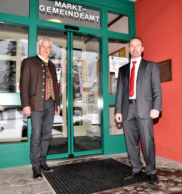 Nach zwölf Jahren löst Markus Salcher (rechts) von der SPÖ Hermann Jantschgi von der FPÖ als Bürgermeister ab. | Foto: Hans Jost