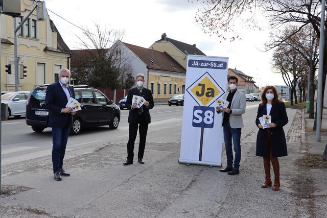 Fordern rasche Entscheidung: Walter Krutis, Fritz Quirgst, René Lobner und Angela Baumgartner. | Foto: Potmesil