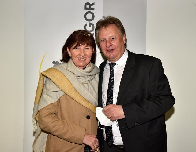 Nach dem dritten Anlauf im Ziel angekommen: Leopold Astner (hier mit Gattin Heide) ist neuer Bürgermeister der Stadtgemeinde Hermagor. | Foto: Hans Jost