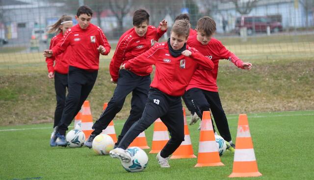 Wie die Profis trainieren die jungen Talente im LAZ Gnas bereits seit mehr als vier Wochen. Sie sind als Spitzensportler eingestuft.