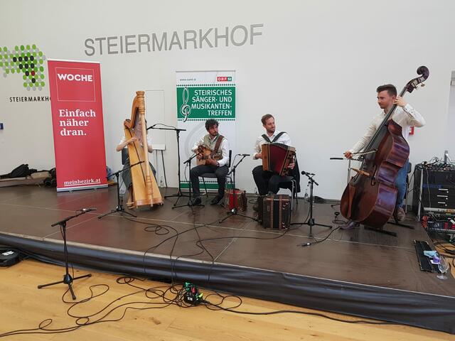 Stimmungsvoll, auch ohne Publikum: Die Aufzeichnung des steirischen Sänger- und Musikantentreffens im Grazer Steiermarkhof. | Foto: SuMT