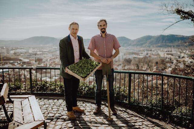 Morgentaugärten-Initiator Christian Stadler (links) mit dem Projektleiter für Graz Ferdinand Köberl  | Foto: Philipp Lihotzky
