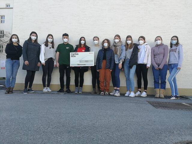 Die Schüler der Bundesbildungsanstalt für Elementarpädagogik der Kreuzschwestern sammelten in ihrem Weihnachtsprojekt Spenden für die UFO Notschlafstelle und die Caritas Wärmestube. | Foto: BAfEP