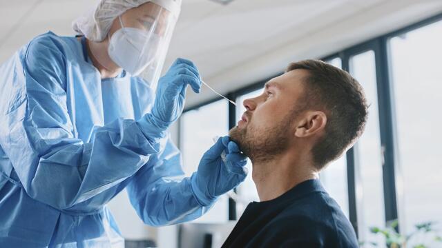 In der Aula der Wissenschaften kann man sich ab Freitag auf Corona testen lassen. | Foto: stock.adobe.com/Gorodenkoff