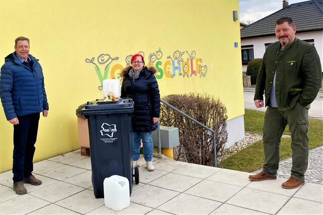 Bürgermeister Josef Tatzber, Direktorin Andrea Gaida, Umweltgemeinderat Josef Kohzina. | Foto: Gemeinde Wilfersdorf 