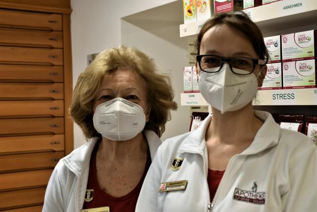 Zwei Generationen, ein Ziel:  Dienst an der Gesundheit. xy  (v.l.) und ihre Tochter Franziska Wagner  | Foto: Martin Schöndorfer