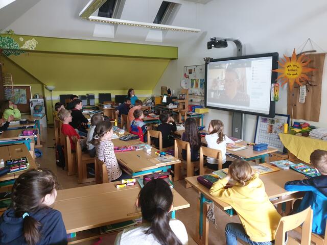 Die Nassereither Schülerinnen und Schüler zeigten sich von der Online-Lesung begeistert. | Foto: VS Nassereith