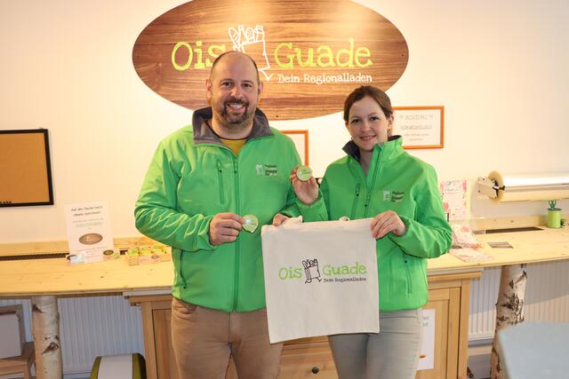 Alex Rausch und Sandra Winkler in ihrem Regionalladen in Hollabrunn. | Foto: Alexandra Goll